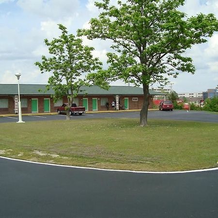Town House Motel Тупело Екстериор снимка