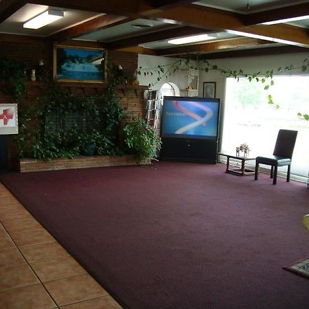 Town House Motel Тупело Интериор снимка